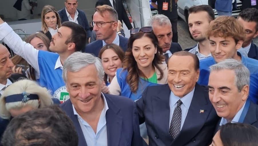 Tajani Bersluconi