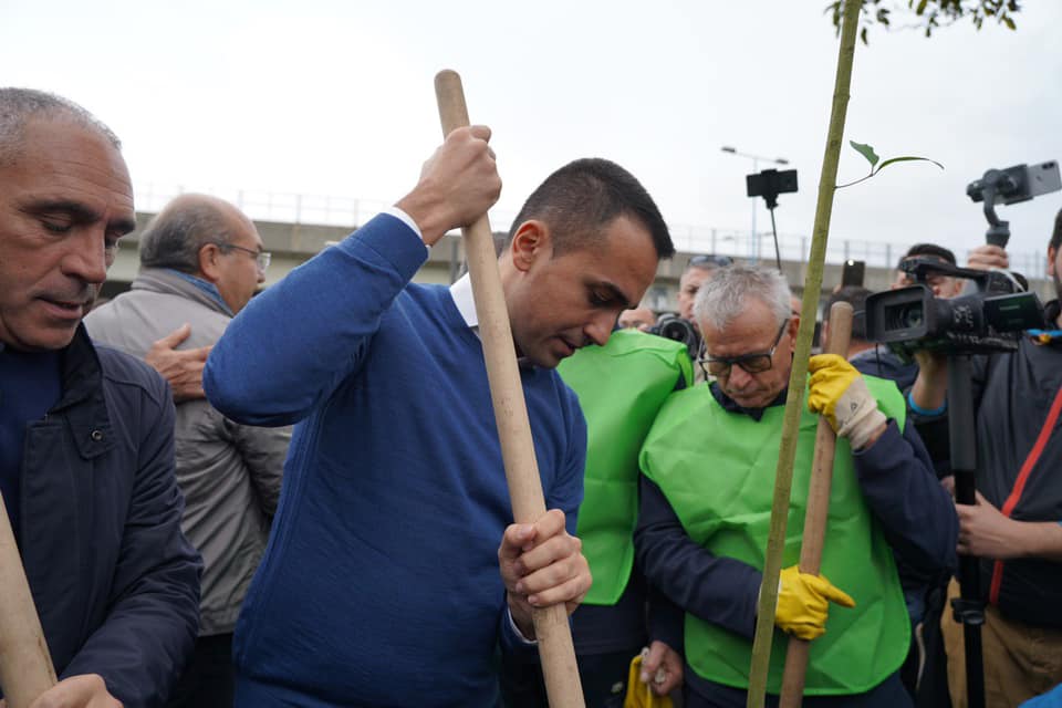 Chi prende a schiaffi Di Maio dopo il voto su Rousseau