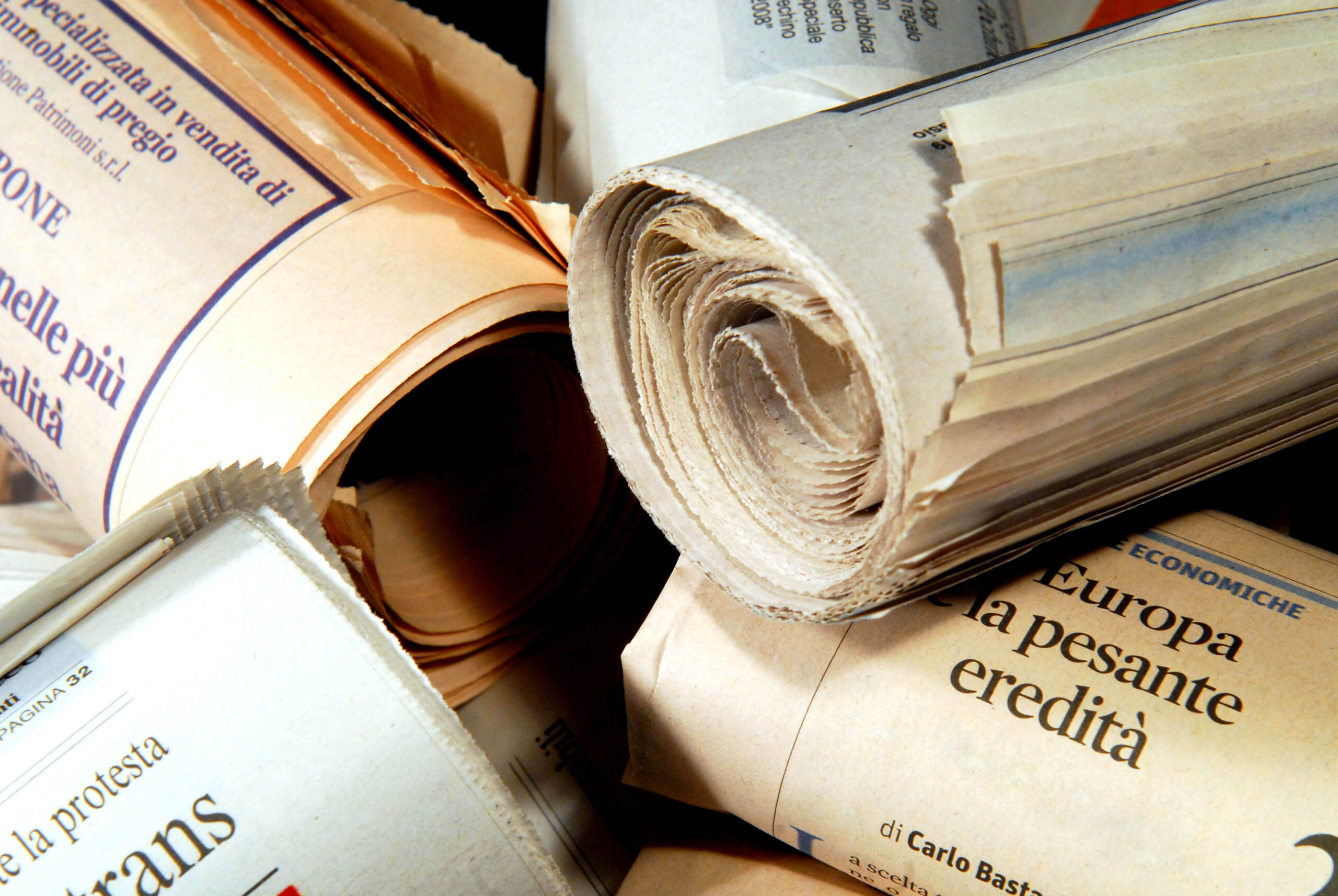 SETTIMANALI GIORNALI RIVISTE STAMPA INFORMAZIONE EDITORIA