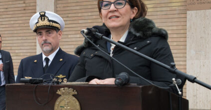 Aiutiamo Elisabetta Trenta a superare certi luoghi comuni