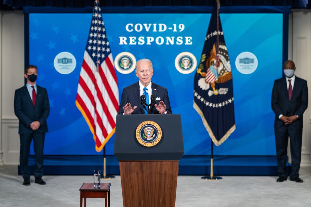 piano vaccini biden