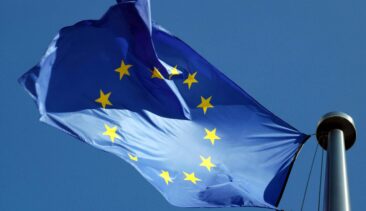 Bandiera europea e i simboli religiosi: cosa c’è di vero?