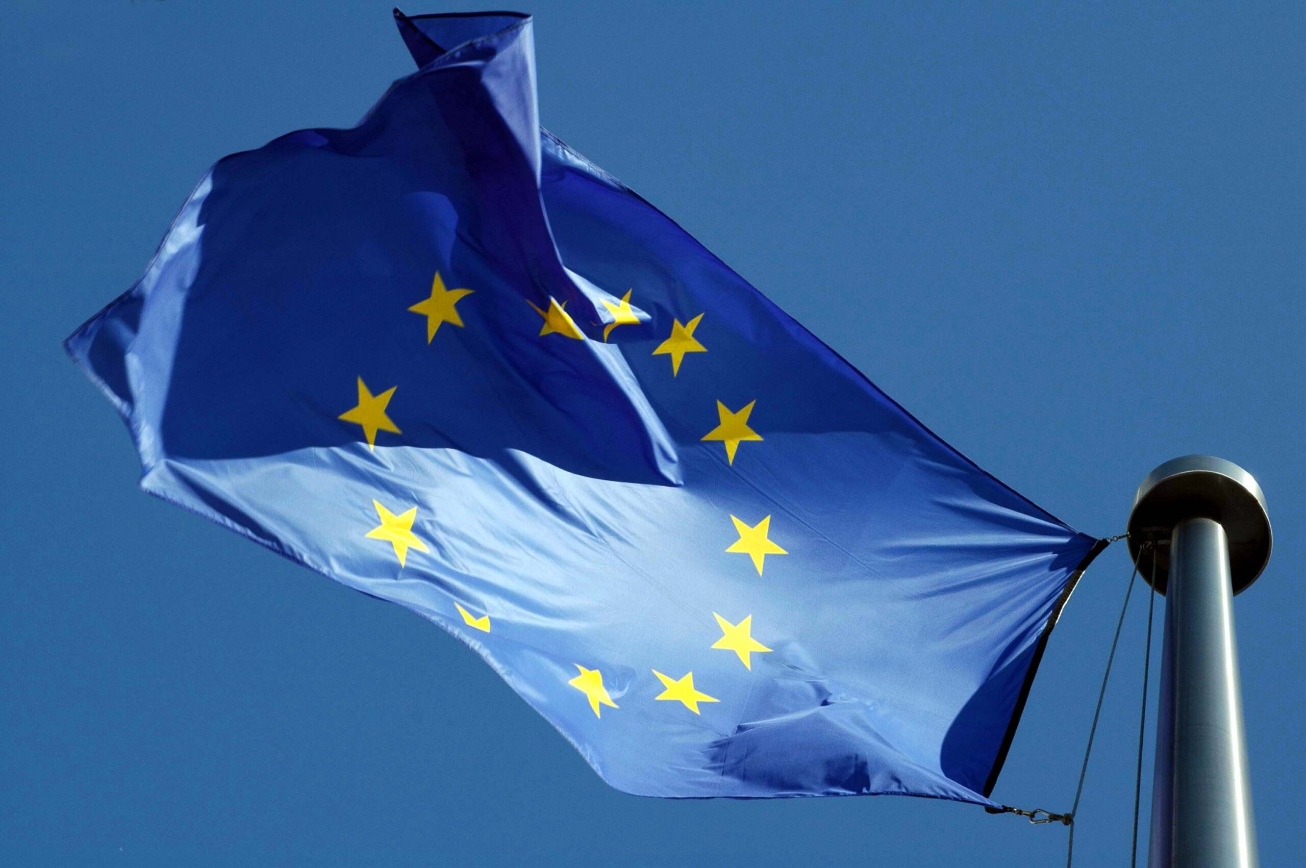 Bandiera europea e i simboli religiosi: cosa c’è di vero?
