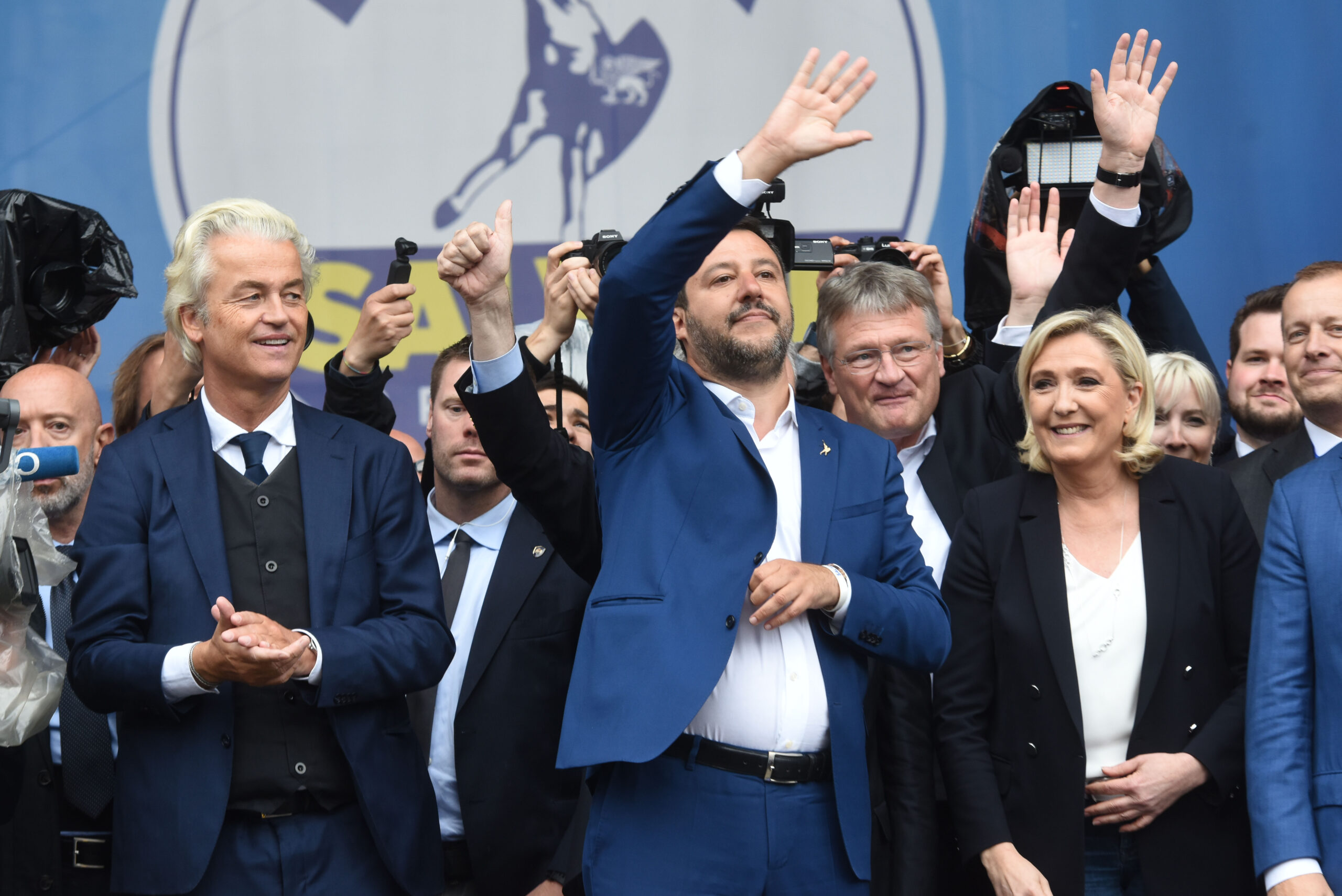 pontida le pen salvini
