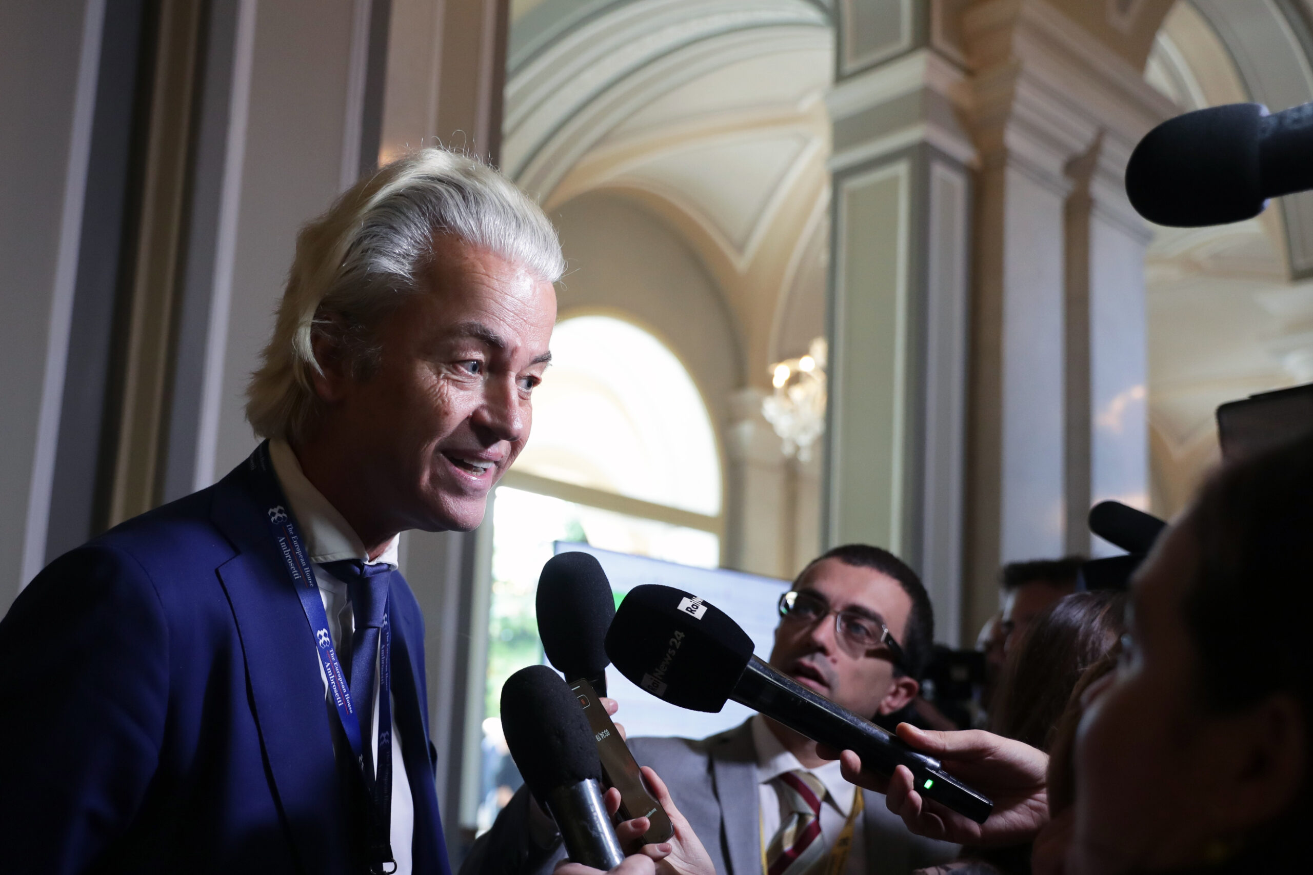 I dieci punti del piano Wilders sull’immigrazione che hanno fatto cadere il governo olandese