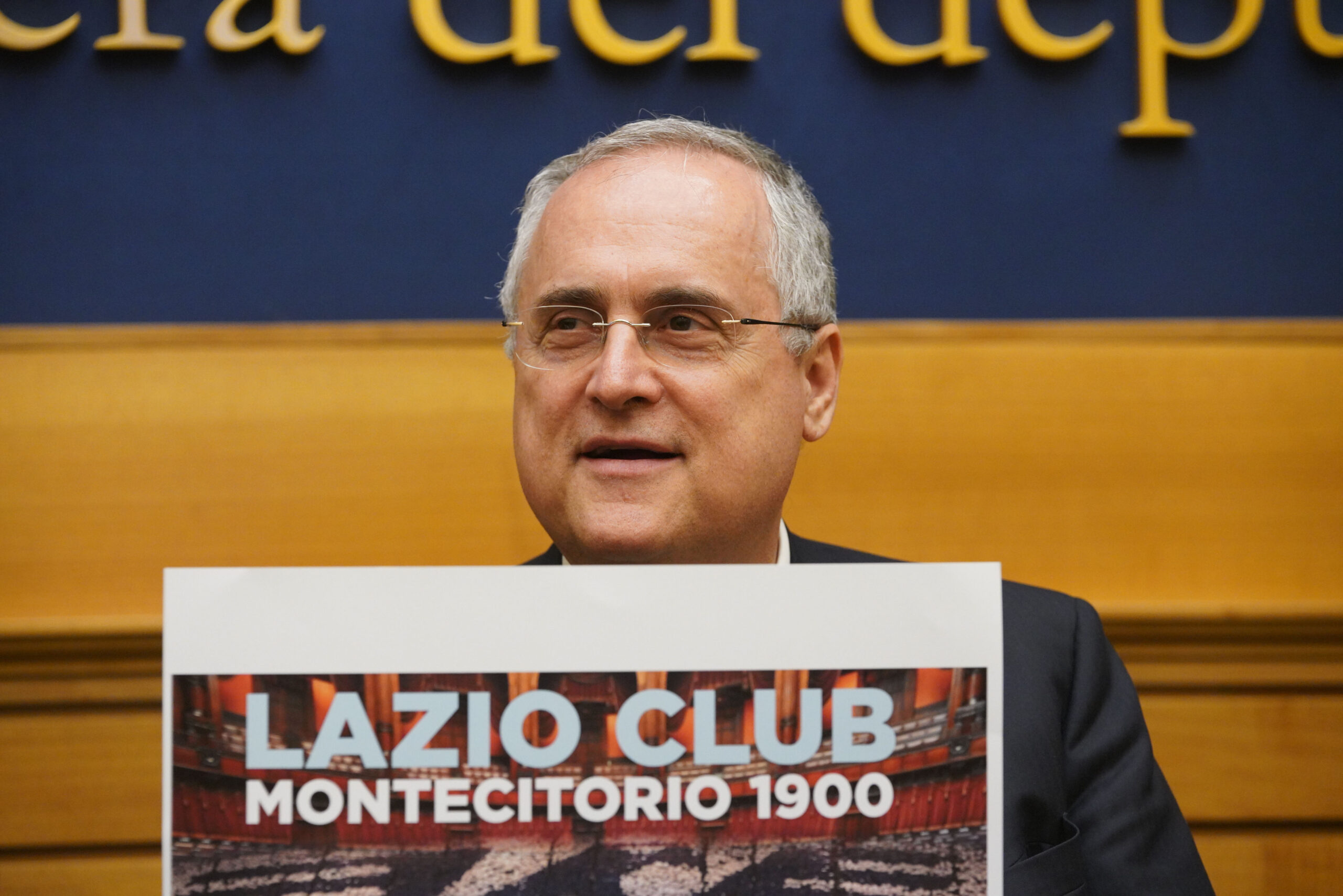 Perché la contestazione laziale contro Lotito può diventare una grana politica per Forza Italia
