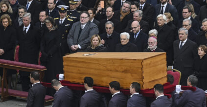 draghi meloni papa emerito funerali