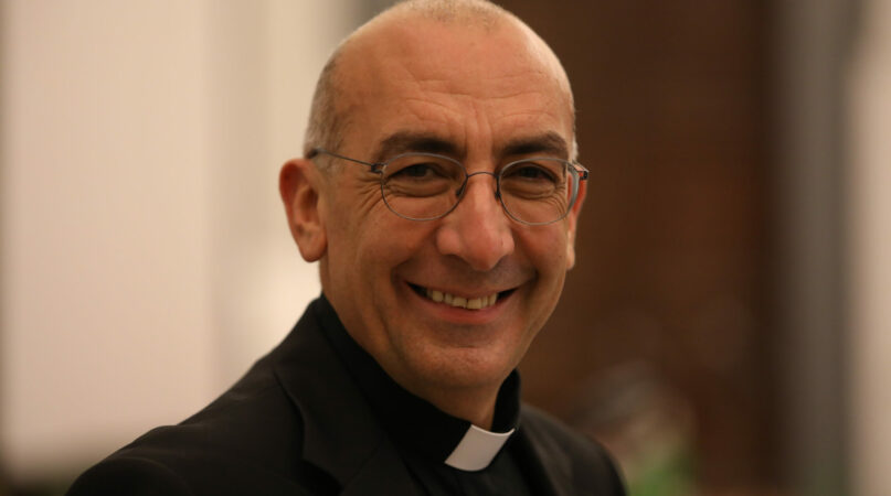 monsignor Reina Archivi - Policy Maker