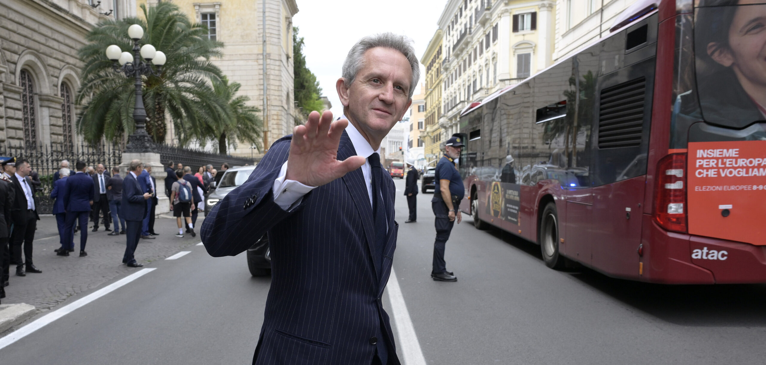 Nagel dimissioni