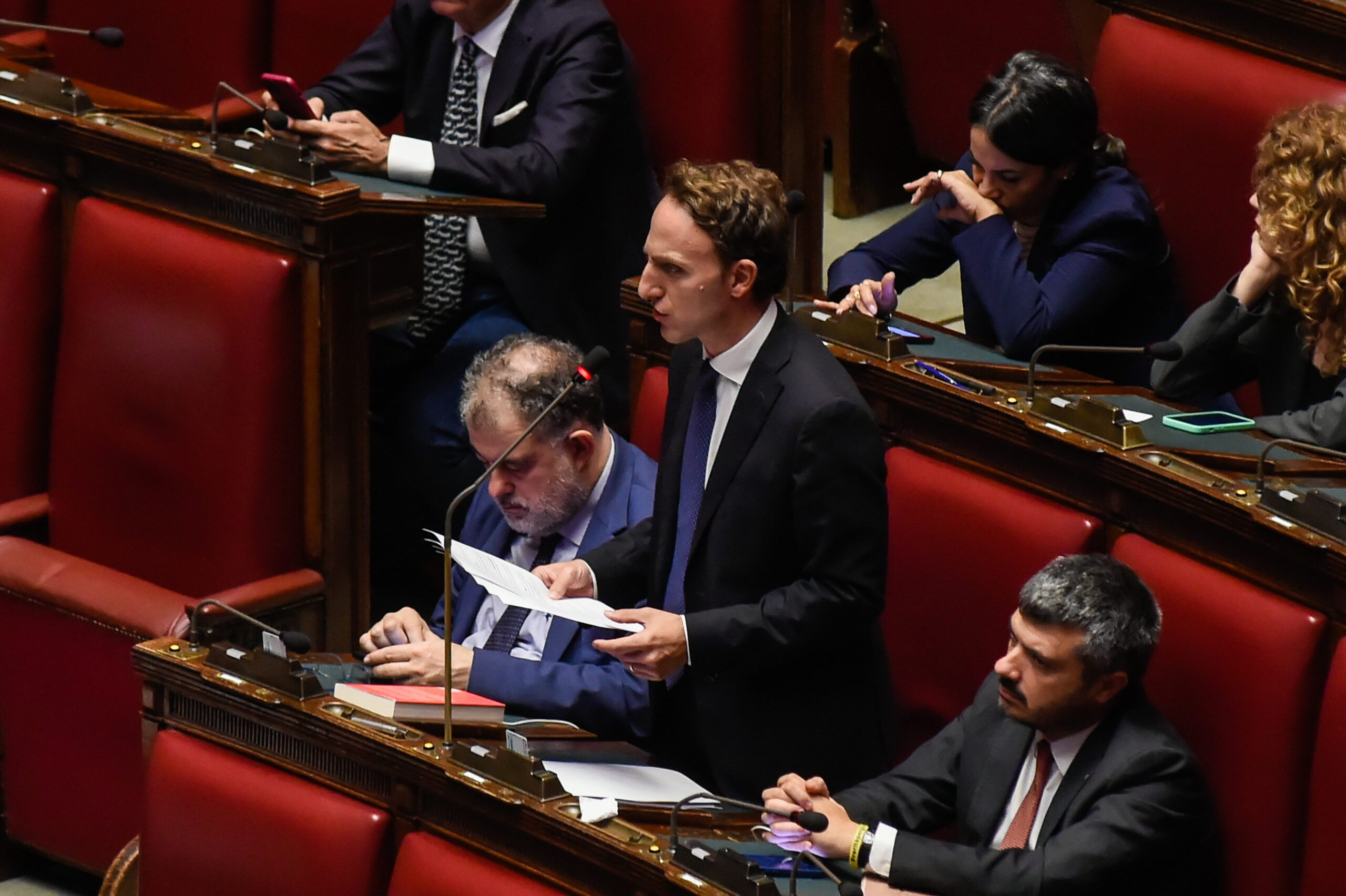 De Luca (PD) contro Meloni sui dazi: “Patrioti della parte sbagliata”