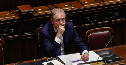 Che si dice in Viale della lobby? Ventotene, Stroppa, Urso, Paglia e il rebus