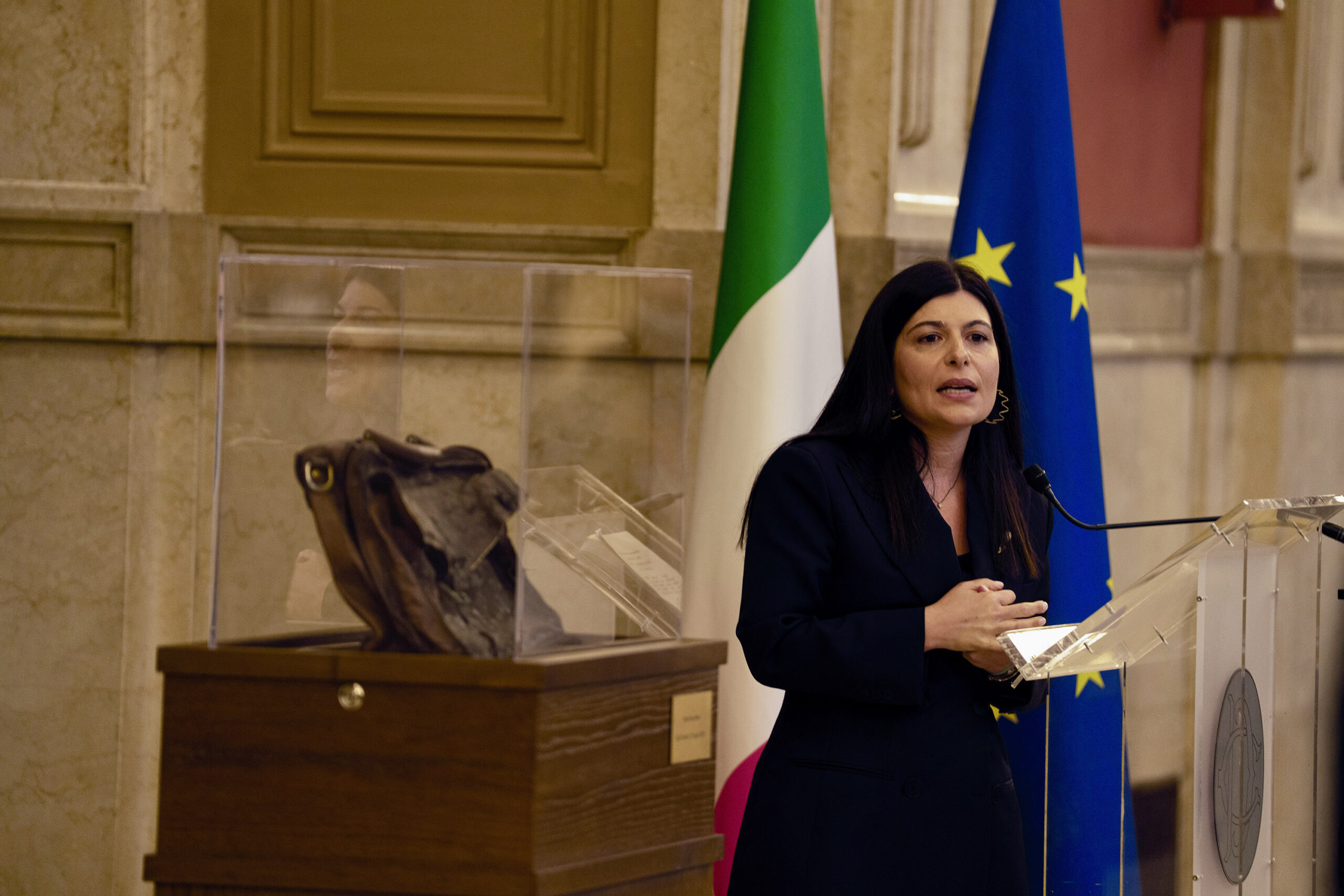 Regionali, chi sono i candidati impresentabili in Campania e Puglia