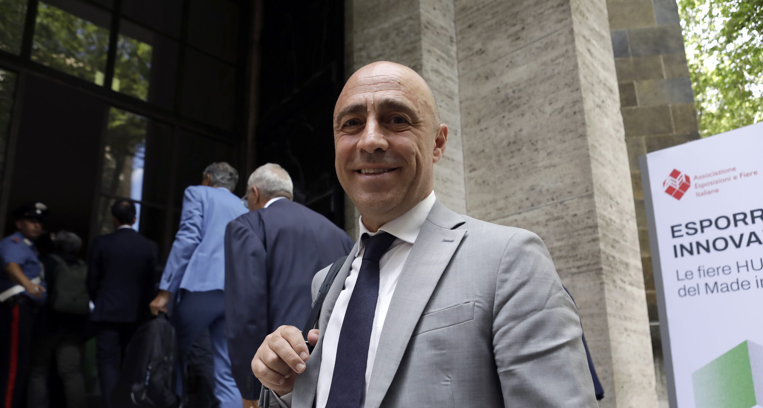Taranto ha ancora un sindaco, Bitetti ritira le dimissioni e va al MIMIT per l’ex Ilva