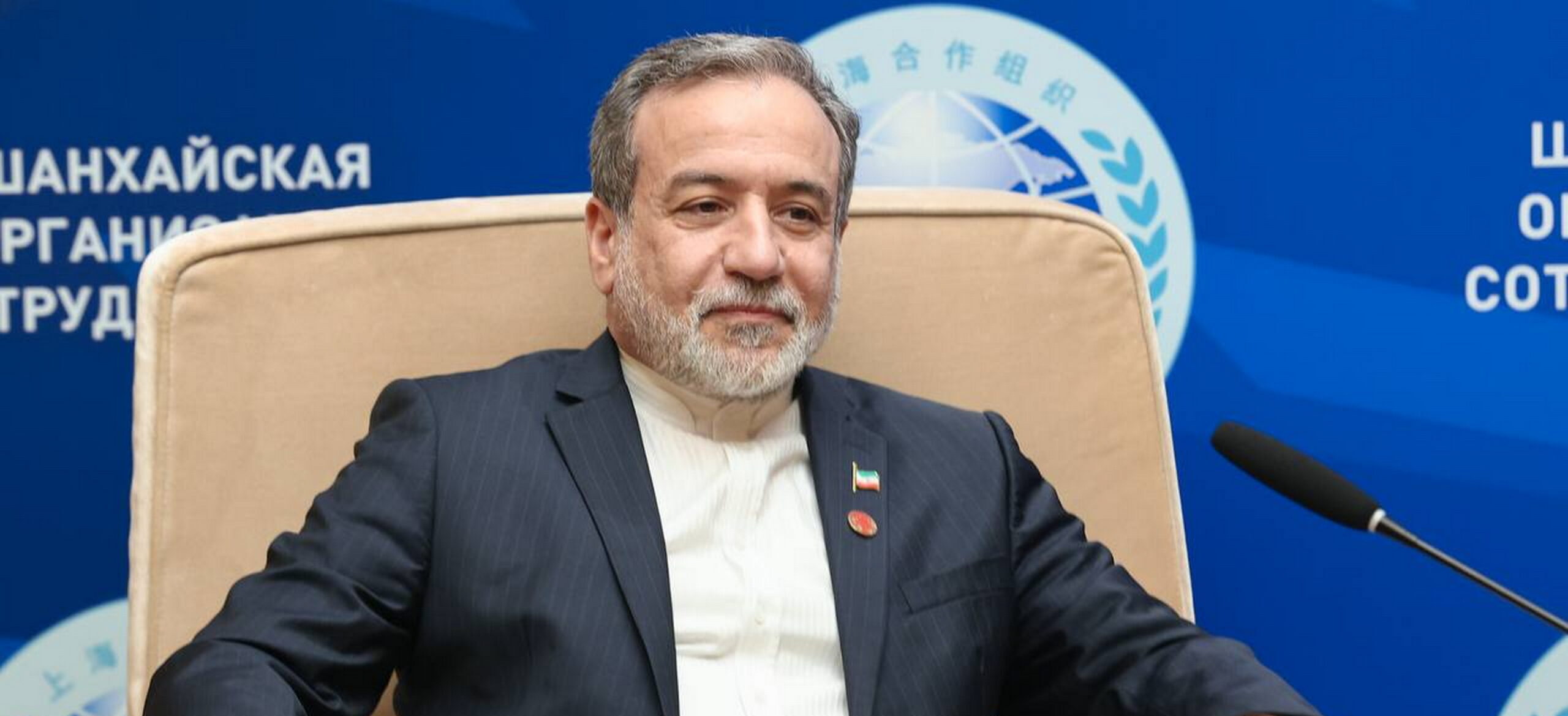 Teheran si siede al tavolo con l’Ue ma ammicca a Washington