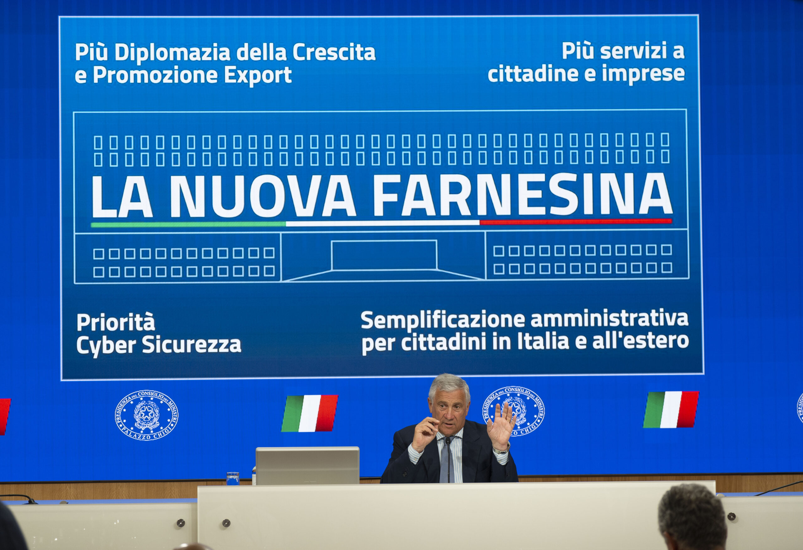 La Farnesina bifronte: ecco come cambia il Ministero degli Esteri