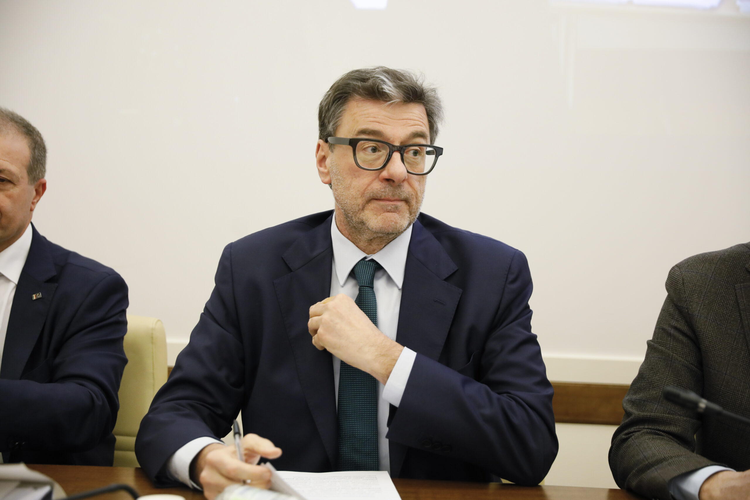 Altri 3,5 miliardi in manovra: ZES, prelievi alle banche, fondi per il Ponte, riserve auree, tutte le novità