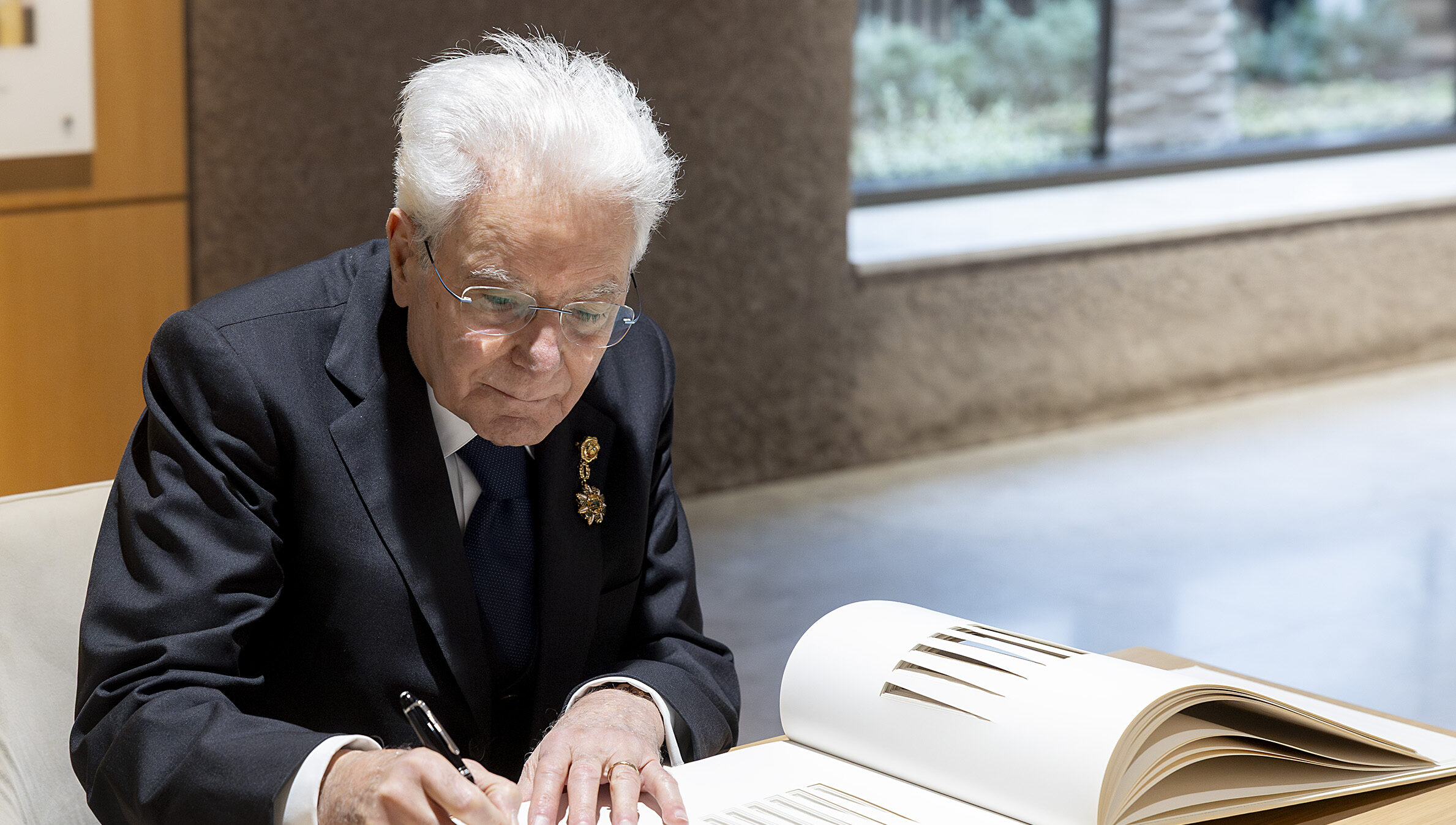 Sergio Mattarella grazia Guido Gianni confronto con Mario Roggero