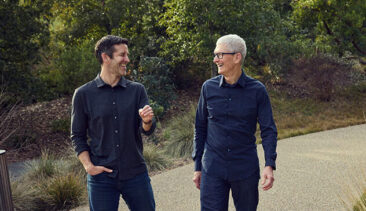 John Ternus e Tim Cook