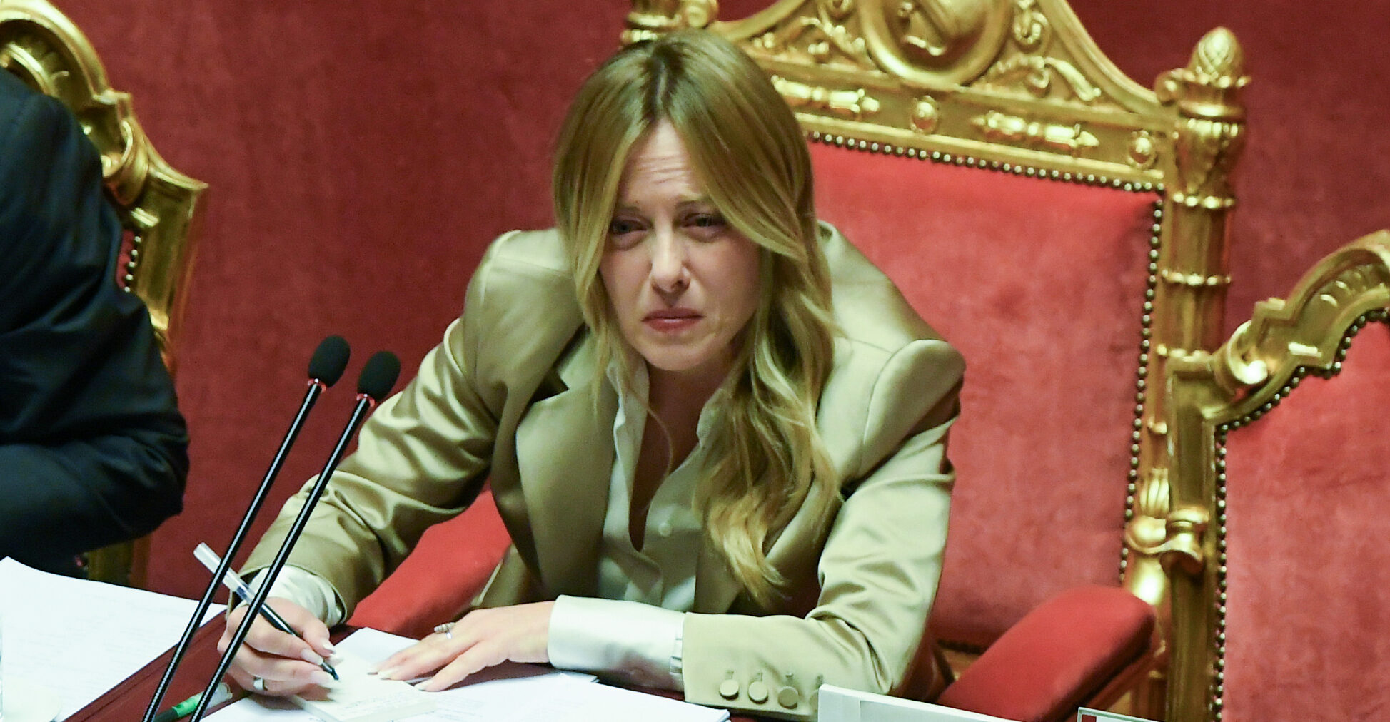 aumenti magistrati giorgia meloni stipendi rimborsi anm