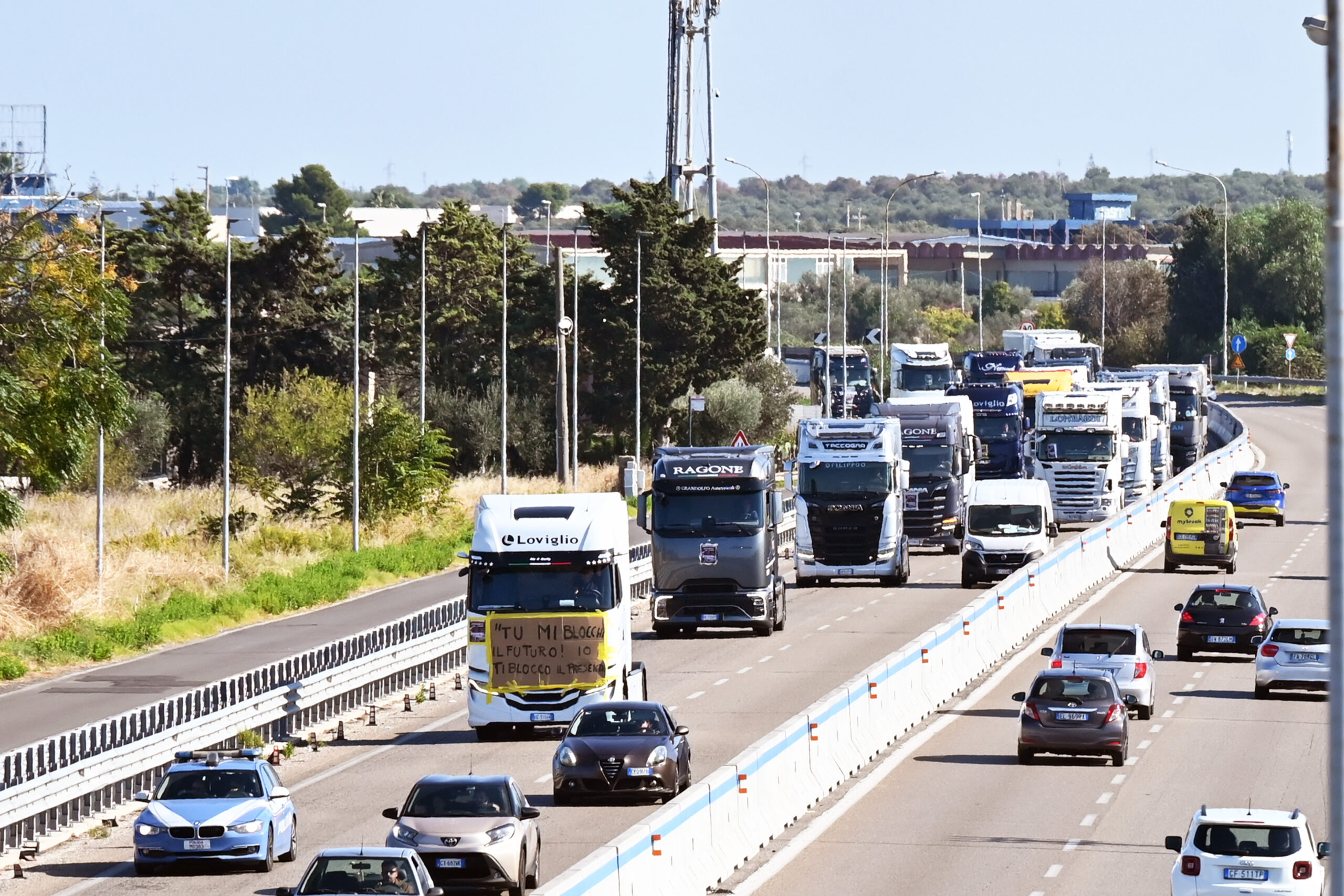 Tir e trattori, chi resiste al Sud dopo l’apertura del governo