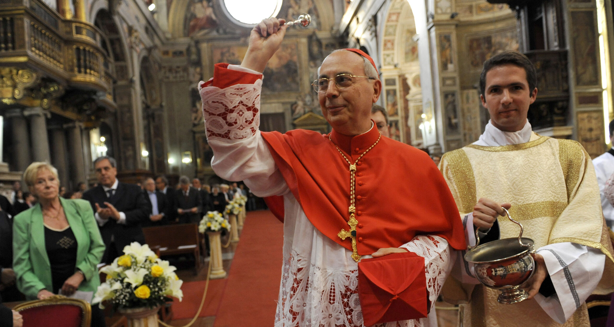 “Habemus Papam”, chi è il cardinale che annuncerà il nuovo Papa