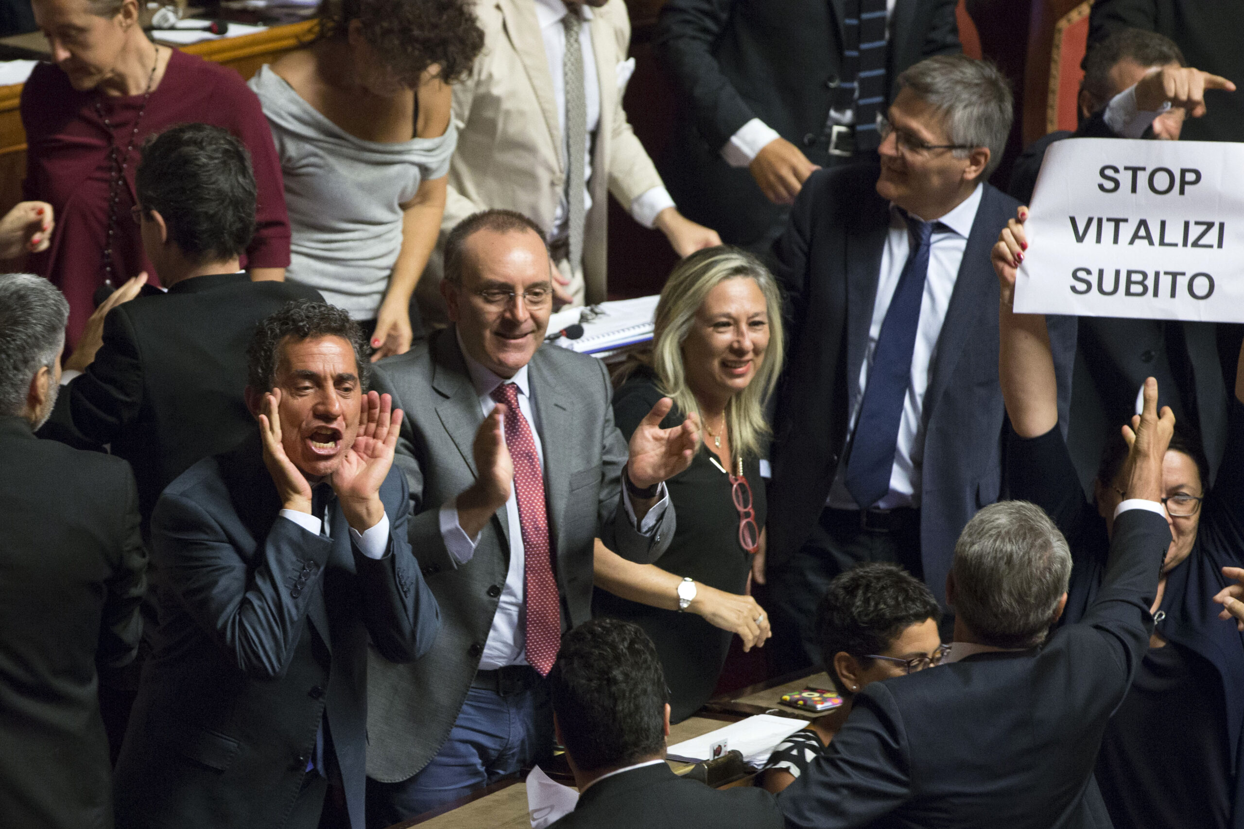 Lunga vita al vitalizio: chi sono gli oltre 1300 ex deputati contro il taglio dell’assegno