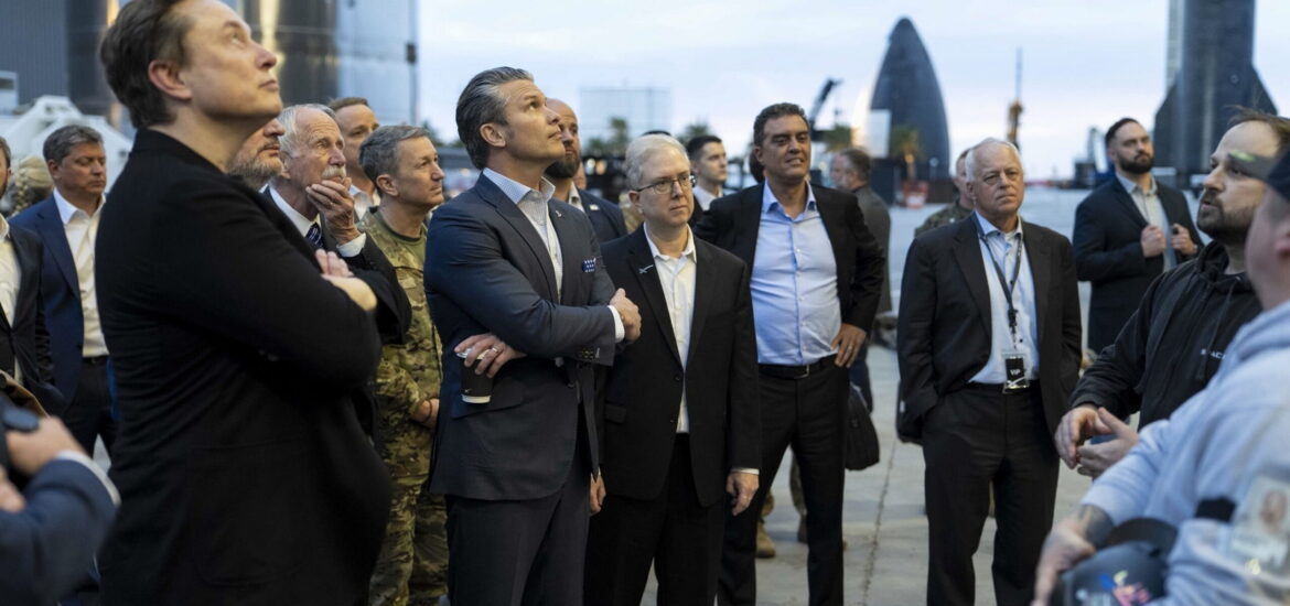 ARSENAL OF FREEDOM TOUR DI HEGSETH CON MUSK ALLA STARBASE