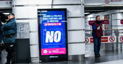 CARTELLONI REFERENDUM , METROPOLITANA, VOTA NO