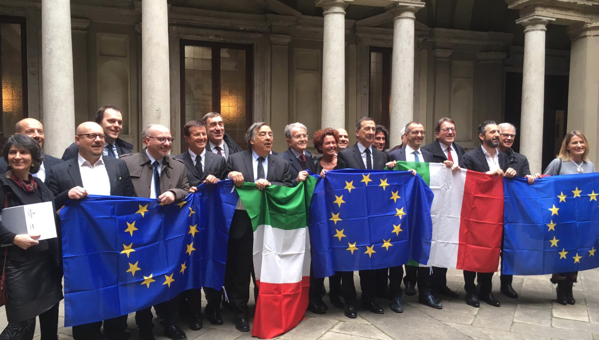 Prodi lancia l’iniziativa: esporre la bandiera europea il 21 marzo