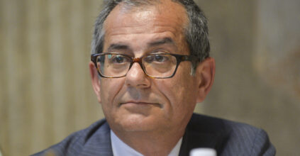 La risposta di Tria alla Commissione Ue: Italia ridurrà spese welfare
