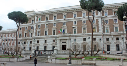 Arriva nuovo dl sicurezza, guerra a navi Ong (e meno poteri a Toninelli)