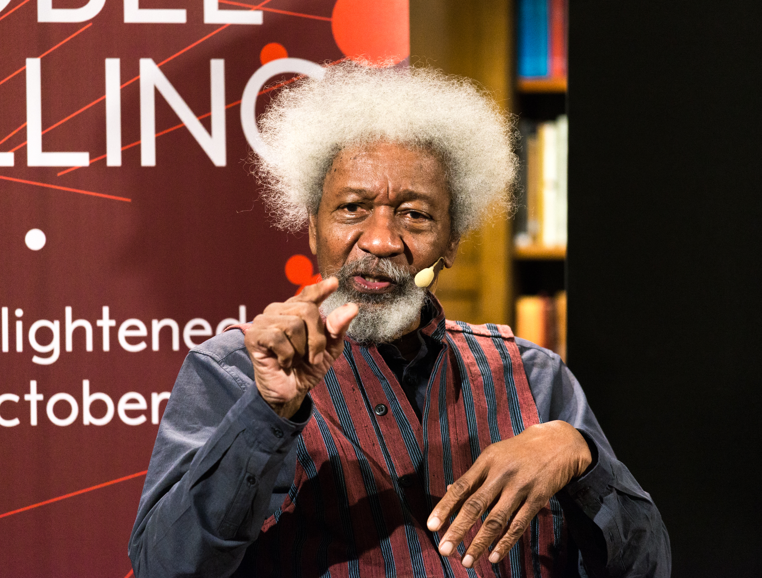 Perché gli Usa ritirano il visto al nobel Wole Soyinka