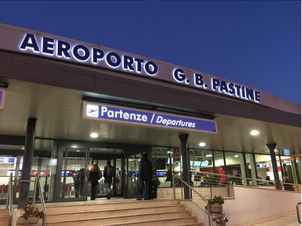 Chiuso aeroporto Ciampino per cartoni in fumo. Manca il via libera di Asl e Enac