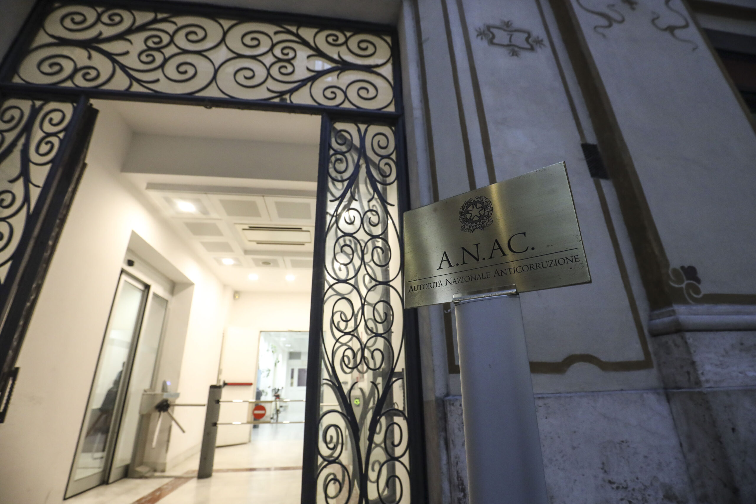 Anac Busia via europea Italia burocrazia digitale codice appalti anticorruzione