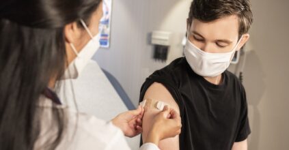 terza dose vaccino protezione reazioni avverse seconda dose