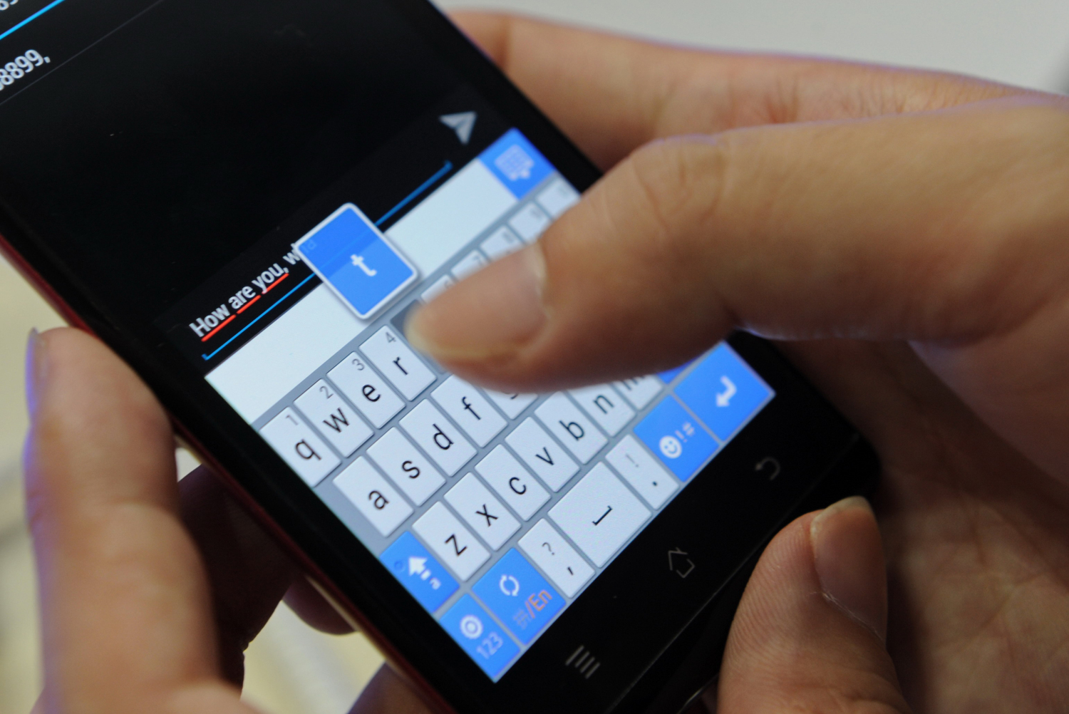 Gli smartphone fanno male? Nel dubbio, a luglio parte una campagna informativa