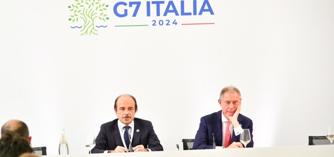 G7 IA