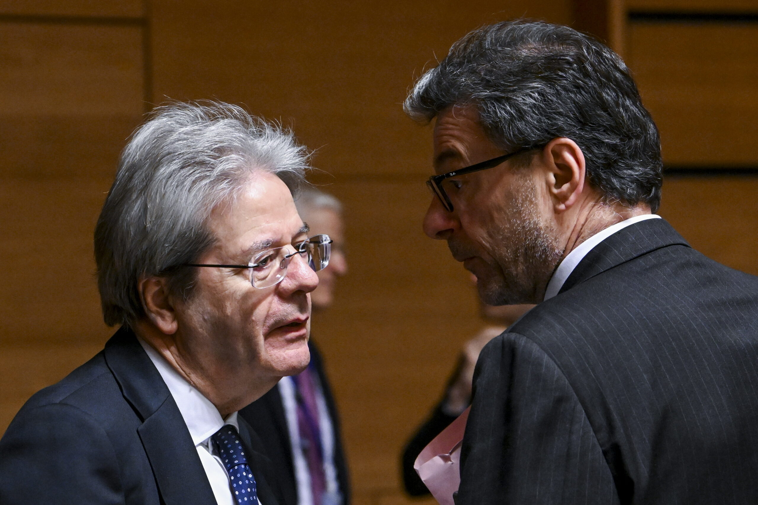 Patto di stabilità Ue, ecco come Gentiloni e Giorgetti hanno ‘unito’ tutta la politica italiana