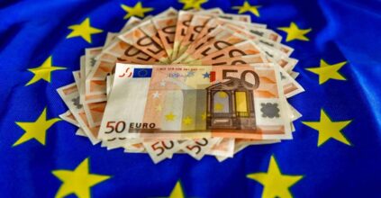 Paradise Papers: Ue interviene su agevolazioni fiscali per yacht e aerei di Italia e Gb