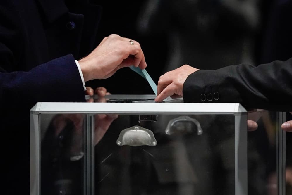 No, in Francia non si sta giocando la partita di Putin