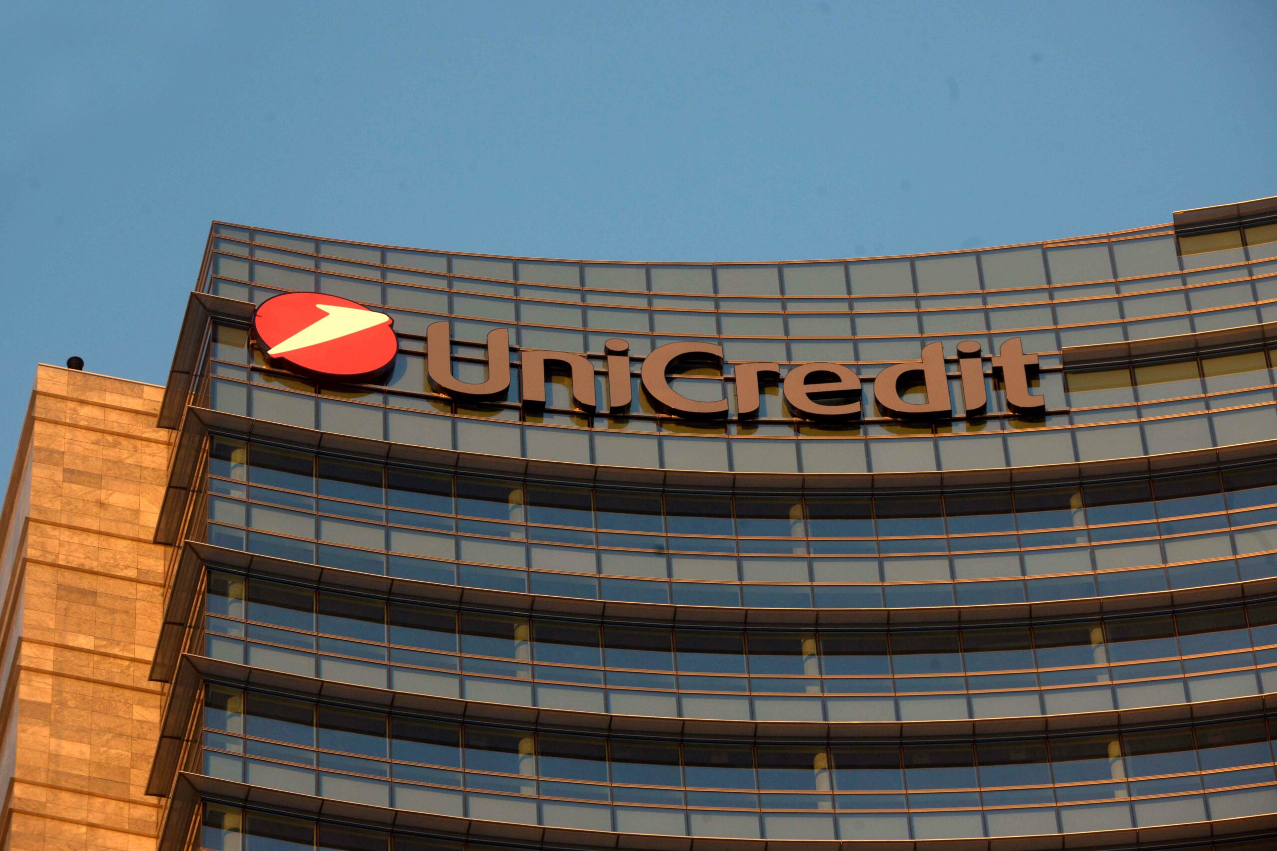 UniCredit nominata miglior banca in Italia e in Europa Centro Orientale