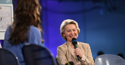 Commissione Ue Ursula von der Leyen